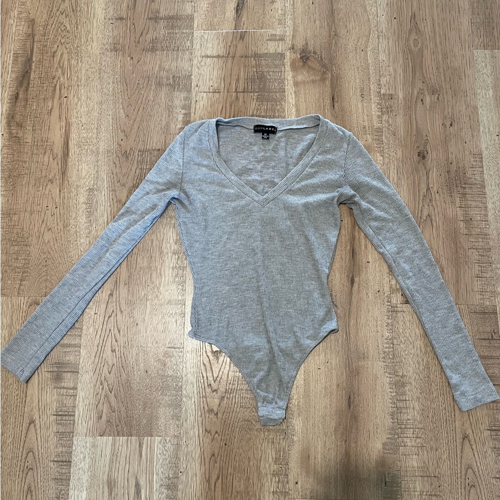 JLUXLABEL Gray V-Neck Ribbed Long Sleeve Bodysuit